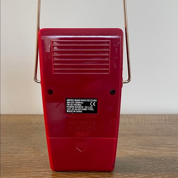 Northpoint Retro Transistor Radio - Picture 5 of 10
